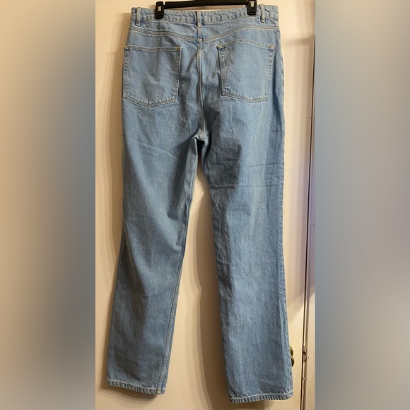 ASOS DESIGN baggy jeans in light stone wash - Picture 3 of 10